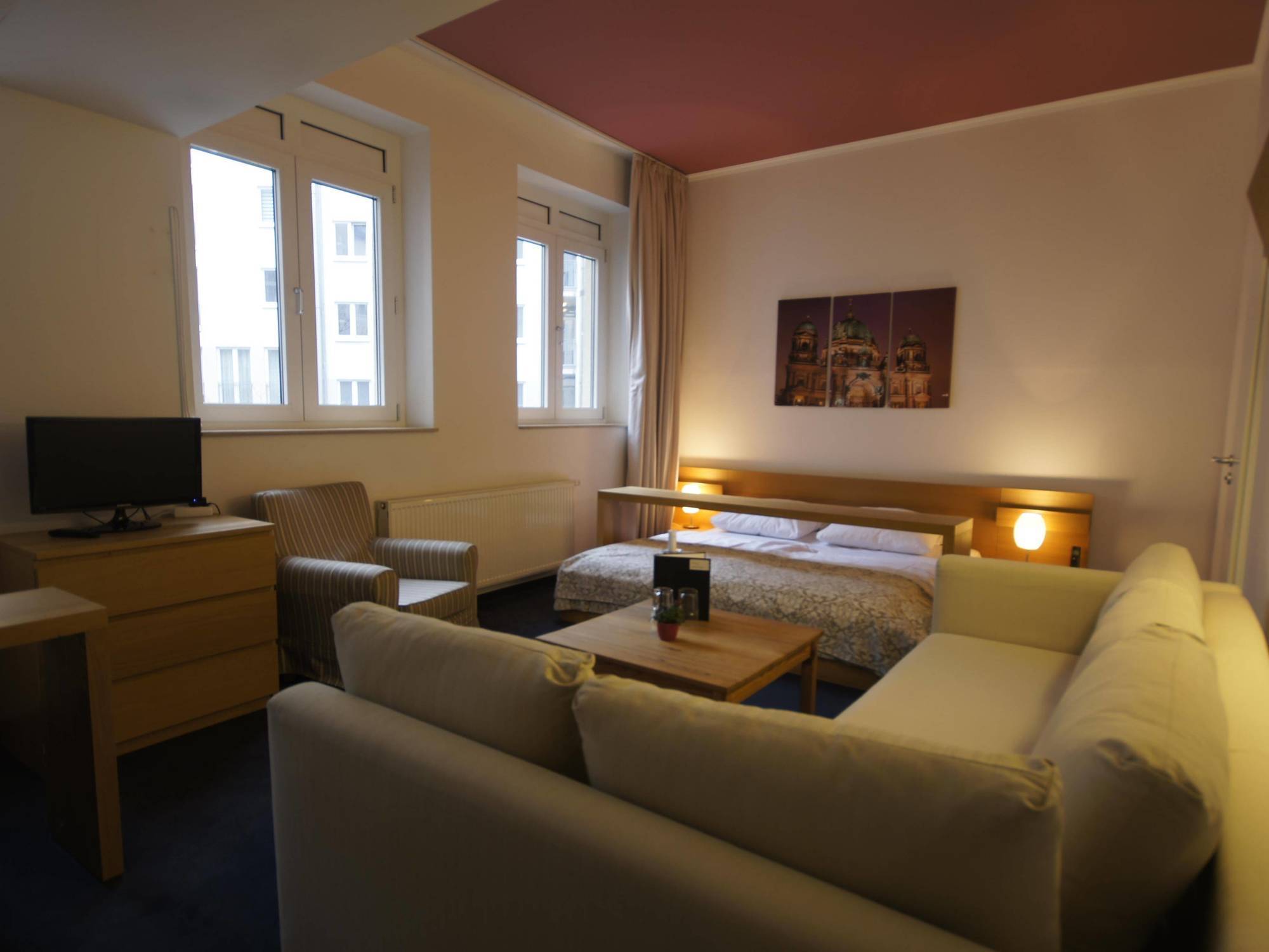 Midi Inn Parkhotel Mitte Берлин Экстерьер фото